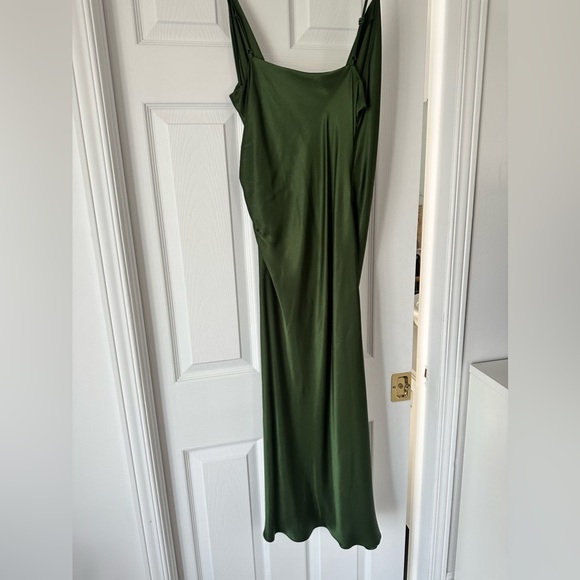 Lingerie style emerald colored dress - Picture 5 of 5